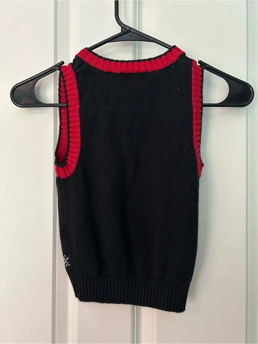 Class Club Black & Red V-Neck Knit Kids Sweater Vest size 4/5